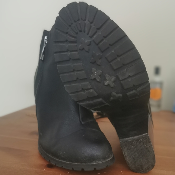 Call It Spring Black Block Heel Booties Size 10 - Picture 5 of 7